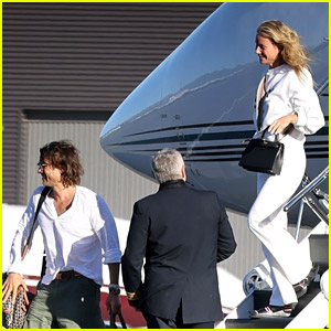 Gwyneth Paltrow & Brad Falchuk Spotted Arriving Home From Their Caribbean Vacation