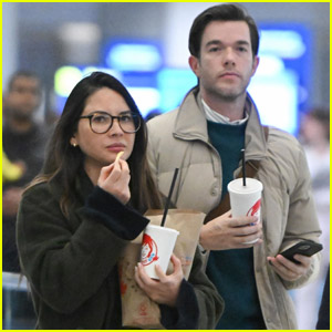 Olivia Munn & John Mulaney Grab a Bite to Eat After Arriving in New