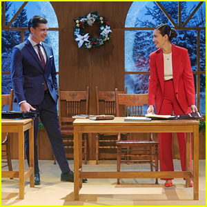Torrey DeVitto & Zane Holtz Debate Who The True Author of 'Twas The Night Before Christmas' Really Was in Hallmark's New Movie