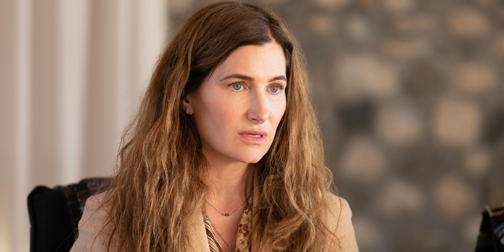 Kathryn Hahn Takes on Life’s Messy Moments in Hulu’s ‘Tiny Beautiful