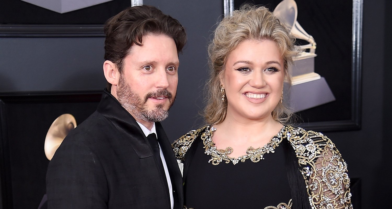 Kelly Clarkson Jokes About Big ‘Red Flag’ in Marriage to ExHusband