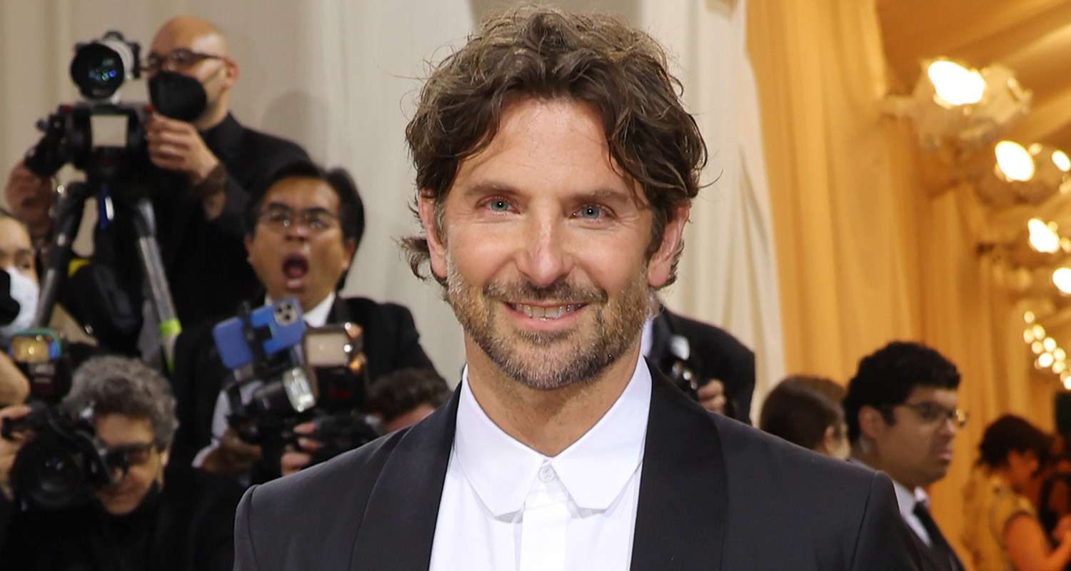 Bradley Cooper Says He’s ‘Very Lucky’ While Looking Back at Past(02)