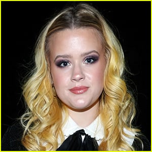 Reese Witherspoon's Daughter Ava Phillippe Details Her Struggle With Anxiety