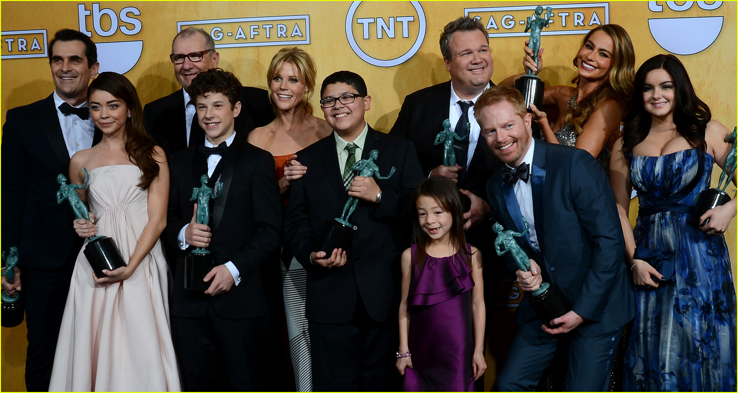 Richest ‘Modern Family’ Cast Members Ranked From Lowest to Highest (& the Wealthiest Has a Net Worth of 0 Million!)