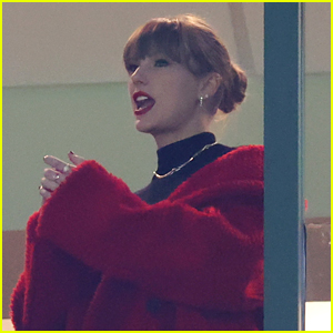 Inside Taylor Swift's NFL Suite at Chiefs-Packers Game: Who's Sitting With Her at Sunday Night's Football Game?