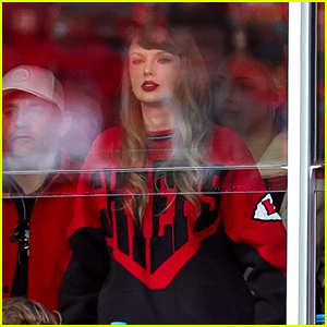 Taylor Swift's Chiefs Sweatshirt at December 10 Game Is Sadly Not Available, But Other Vintage Options Are!