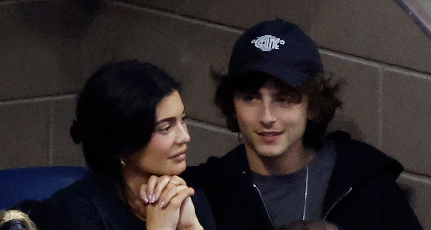Timothee Chalamet Seemingly Joined Kylie Jenner at Family’s Christmas(02)