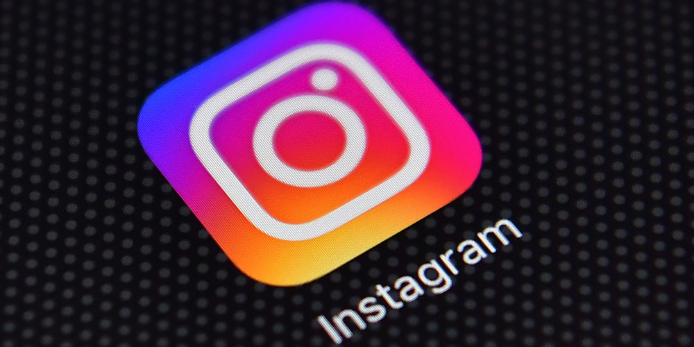 Biggest Celebrity Instagram ‘Unfollows’ in Recent Past (Including 8 Celebs Who Unfollowed 1 Actor in a Matter of Days!)