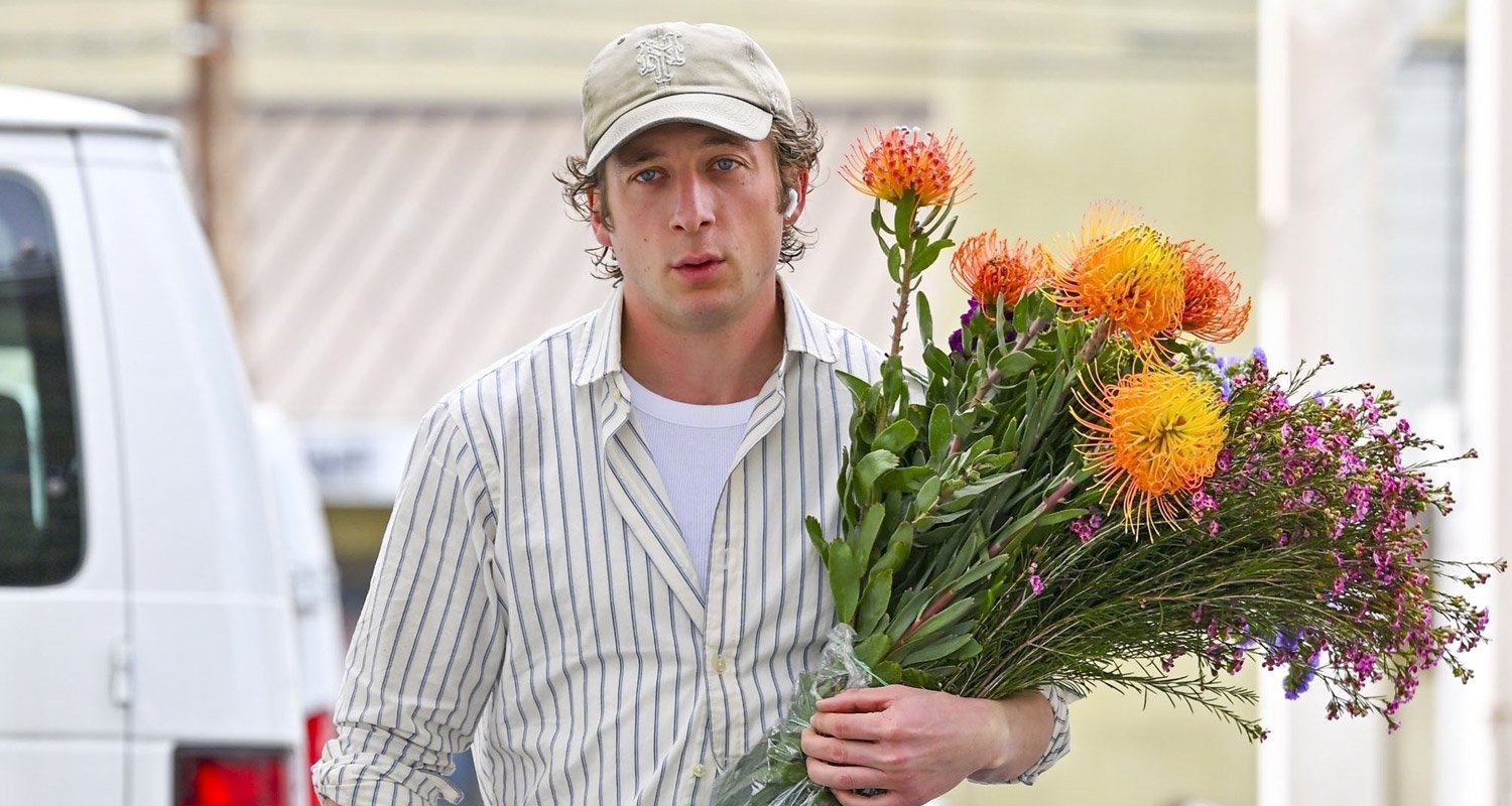 Jeremy Allen White Shops for Flowers After Big Wins at SAG Awards 2024