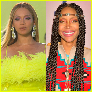 Erykah Badu Seemingly Accuses Beyonce of Stealing Her Style, Asks for Help From Jay-Z