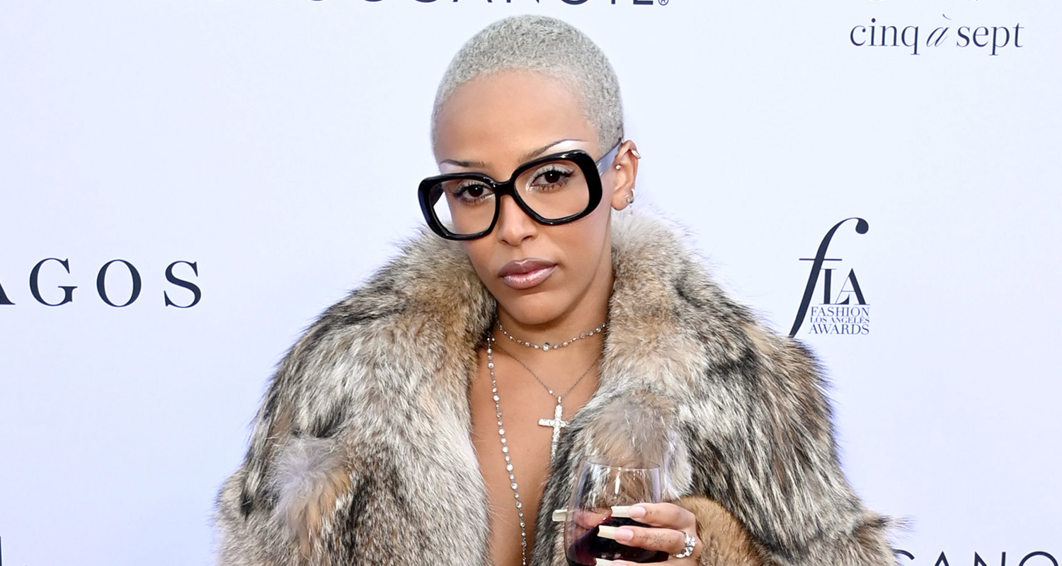Doja Cat Brings Glass of Wine & Suitcase to Daily Front Row Fashion Awards, Honors Stylist Brett Alan Nelson