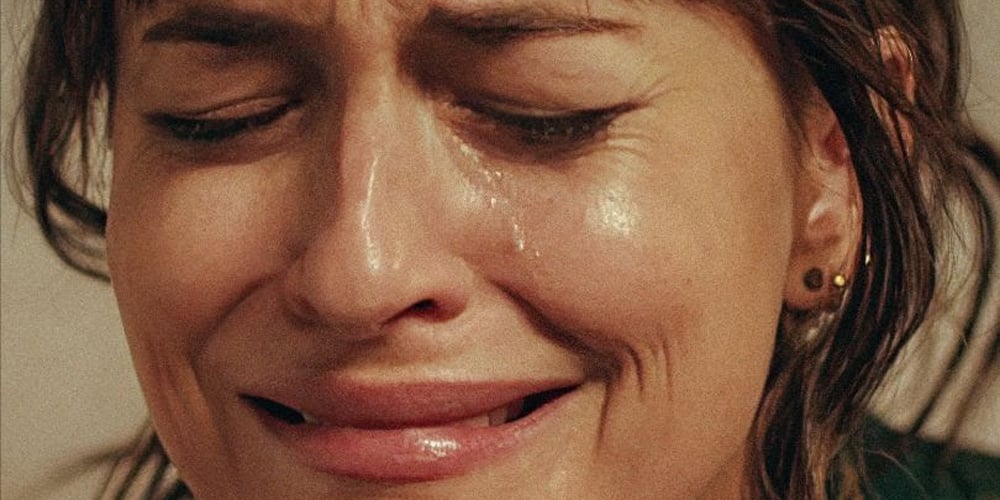 Dakota Johnson Discovers She’s a Lesbian in Coming Out Movie ‘Am I OK?’ – Watch the Trailer!
