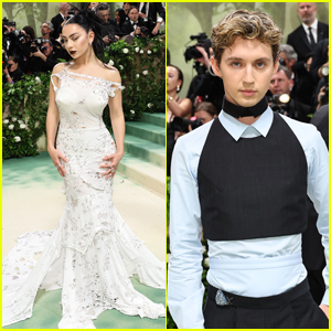 Tourmates Charli XCX & Troye Sivan Showcase Different Interpretations