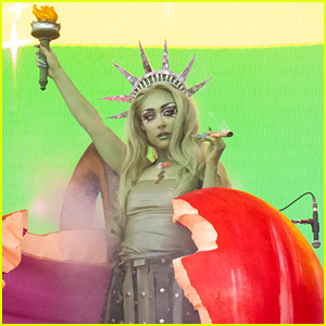 Chappell Roan Dresses as Statue of Liberty at NYC’s Gov Ball, Gives