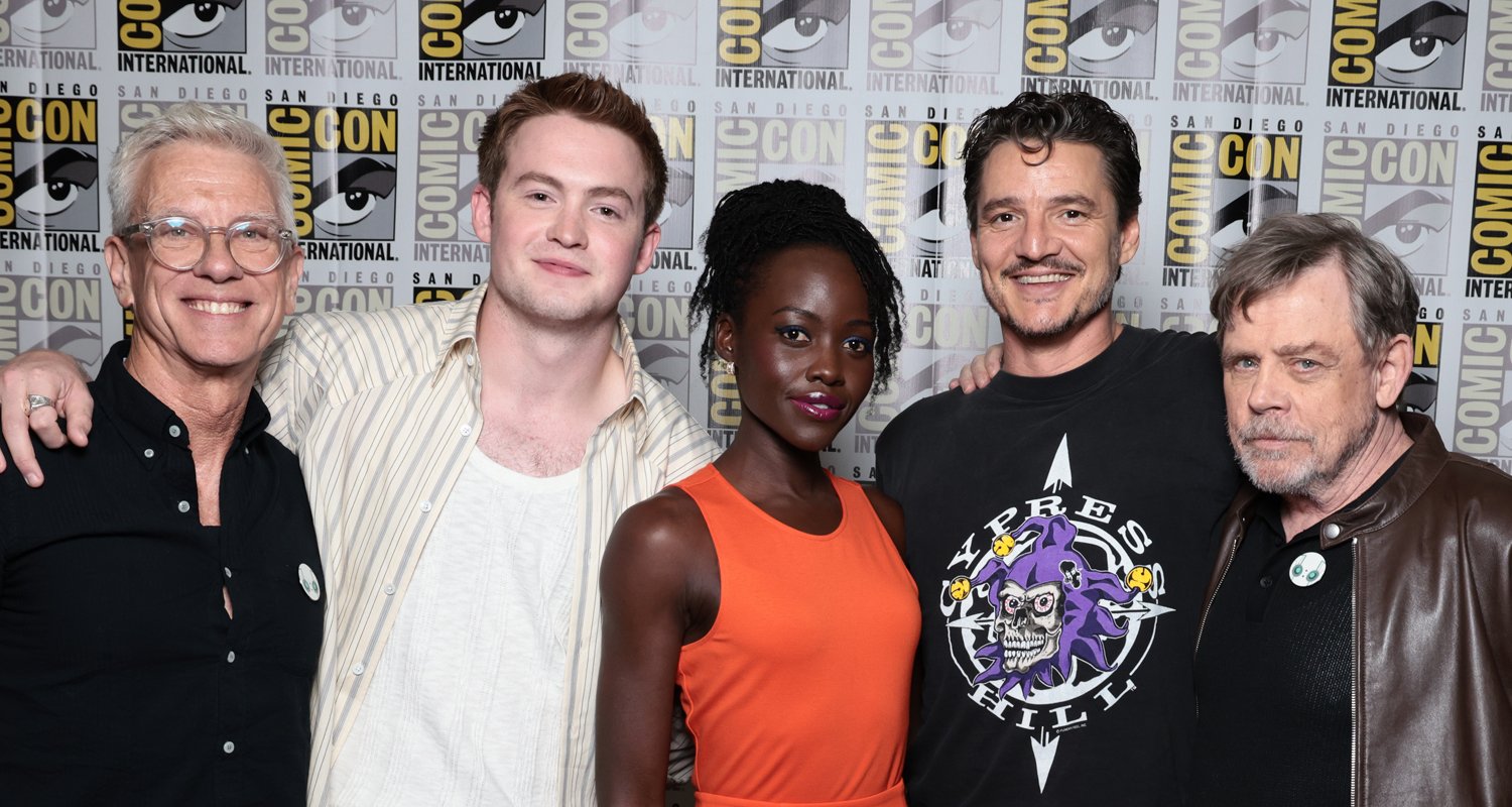 Lupita Nyong’o Snaps Selfies at Comic-Con With ‘The Wild Robot’ Co-Stars Kit Connor, Pedro Pascal & Mark Hamill – Check Out The Pics!