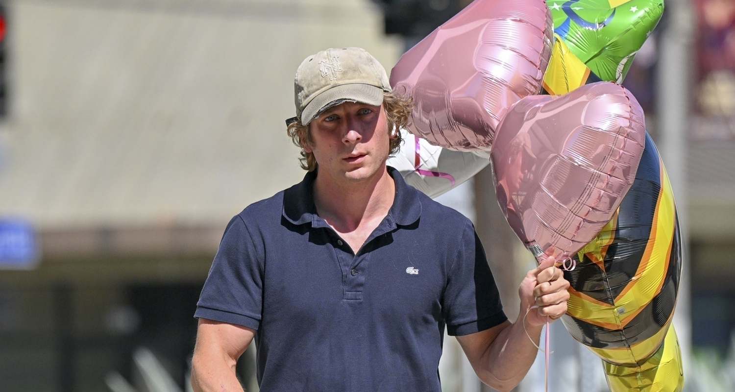 Jeremy Allen White Picks Up Balloons During Day Out in L.A.