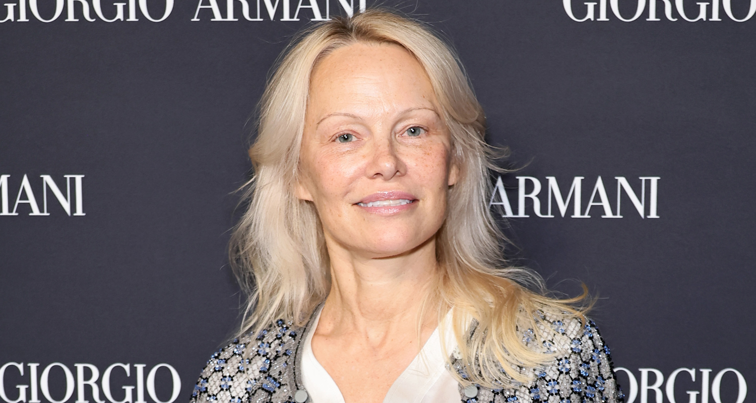 Pamela Anderson Explains Why She Left Hollywood & Moved to Canada(01)