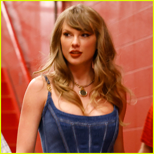 Taylor Swift Fans Read Her Lips During Tense Chiefs Game, Reveal What