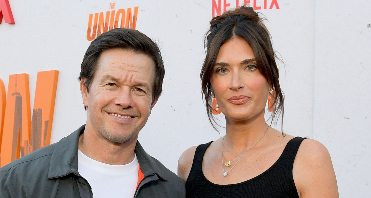Mark Wahlberg’s Wife Rhea Durham Shares Rare Photo with All Four Kids