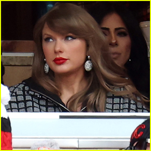 Everyone Taylor Swift’s Sitting With at Chiefs vs. Texans Game