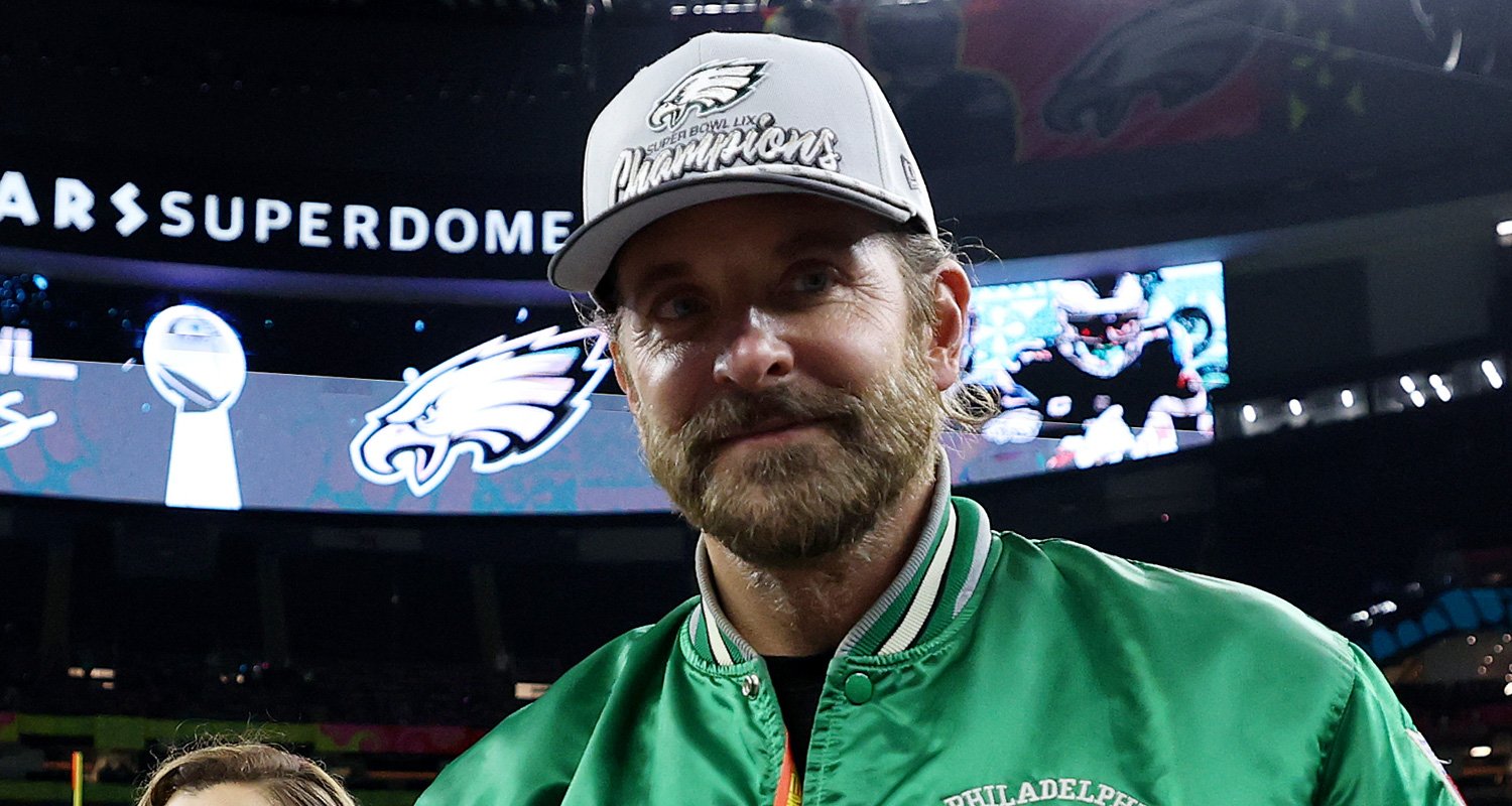 Bradley Cooper Brings Daughter Lea Onto Field After Philadelphia Eagles