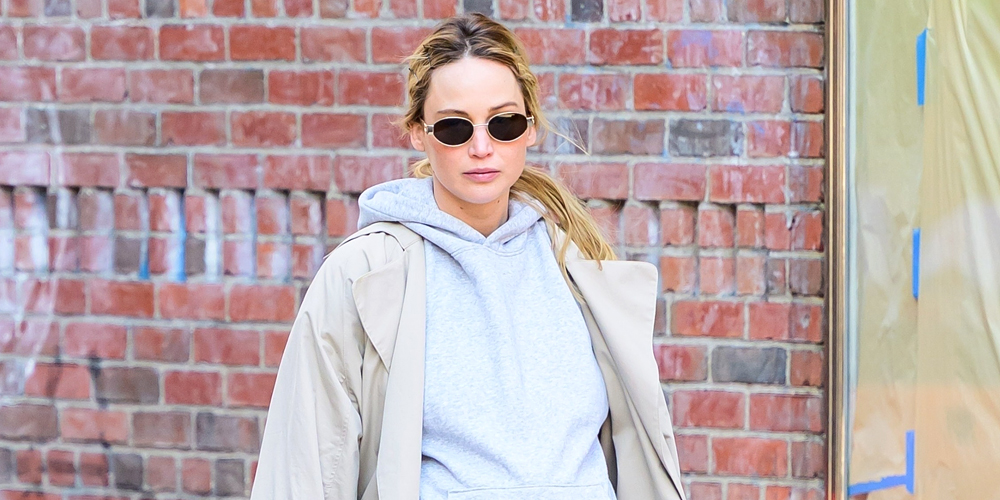 Pregnant Jennifer Lawrence Steps Out in NYC in Cozy Outfit