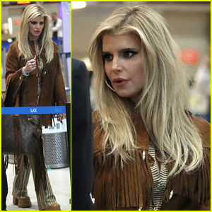 La recente singolo Jessica Simpson ha visto volare fuori da Los Angeles dopo aver pubblicato una nuova canzone