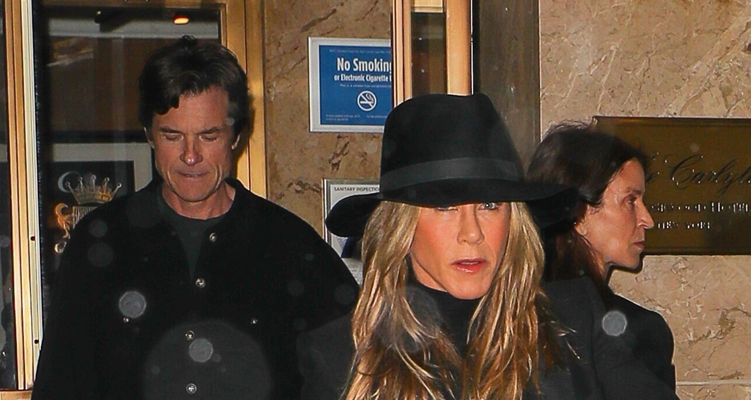 Jennifer Aniston & Jason Bateman Check Out Pal George Clooney’s Broadway Show ‘Good Night, and Good Luck’