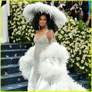 Diana Ross Shuts Down the Met Gala 2025 Red Carpet for First Appearance