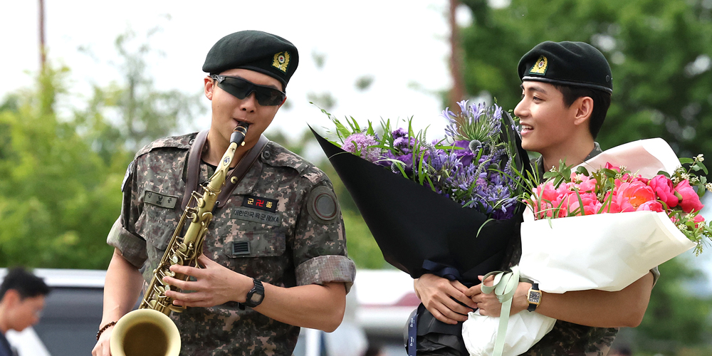 BTS Members Jimin & Jungkook Discharged From Military Service