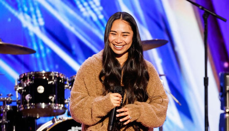 Jessica Sanchez Reveals She's Married & Pregnant During 'America's Got  Talent' Return, 19 Years Later | America's Got Talent, Jessica Sanchez,  Pregnant, Rickie Gallardo, Wedding | Celebrity News and Gossip |  Entertainment,