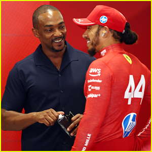 Anthony Mackie chiacchiera con Lewis Hamilton della F1 al Grand Prix ungherese dopo il debutto della stagione 2 di 