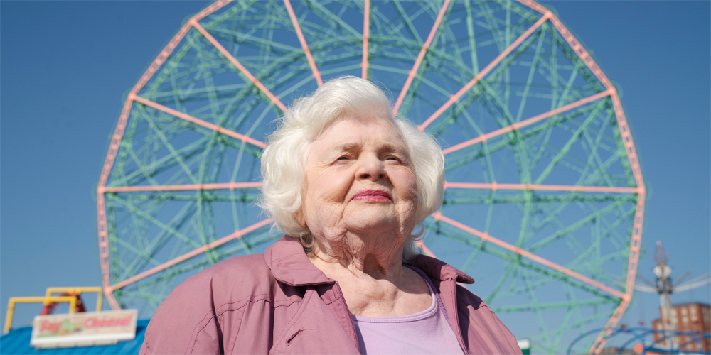 Scarlett Johansson Makes Directorial Debut with ‘Eleanor the Great’ – Watch the Trailer Now! | Chiwetel Ejiofor, Erin Kellyman, Jessica Hecht, June Squibb, Movies, Scarlett Johansson, Trailer | Just Jared: Celebrity News and Gossip