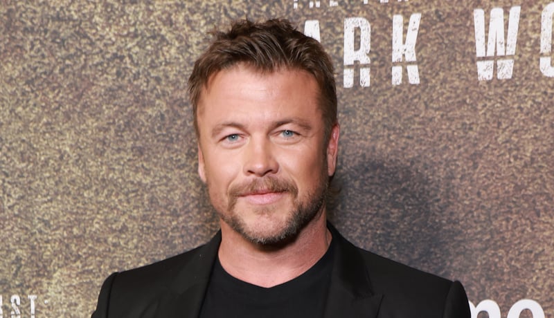 Luke Hemsworth Jokes He’s Too Short to Play James Bond, Talks Being the Shortest Hemsworth Brother | James Bond, Luke Hemsworth | Just Jared: Celebrity News and Gossip