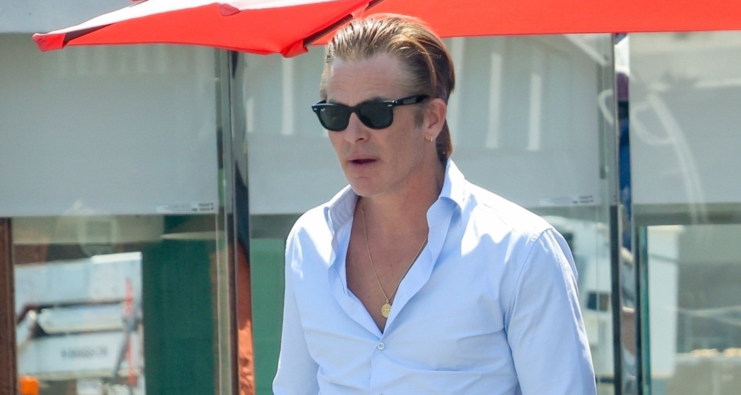 Chris Pine Meets Up with a Friend for Lunch in Los Feliz | Chris Pine | Just Jared: Celebrity News and Gossip