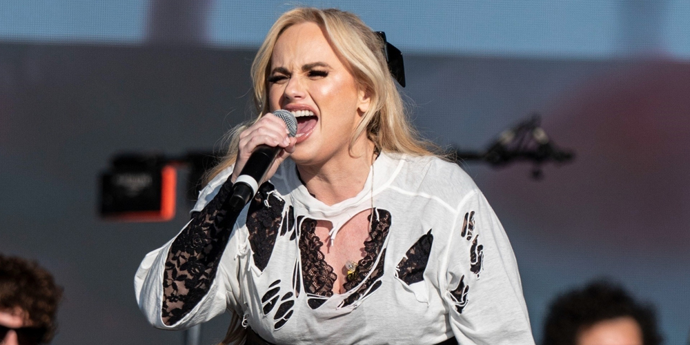 Rebel Wilson Makes Surprise Cameo During The Kooks’ Performance at Reading Festival | Music, Rebel Wilson, the kooks | Just Jared: Celebrity News and Gossip