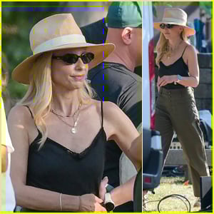 Sarah Michelle Gellar Spotted Behind the Camera on Set of ‘Buffy the Vampire Slayer’ Reboot in Chic Summer Look
