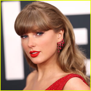 How Taylor Swift Celebrated the ‘New Heights’ Podcast Drop & the Two People That Were With Her During the Night Out!