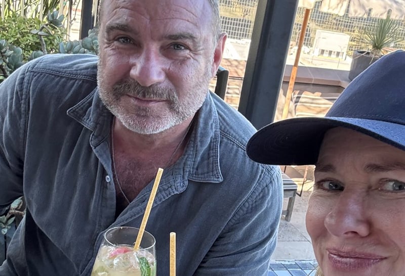 Exes Naomi Watts & Liev Schreiber Reunite to Move Their Son Into College, Including a Target Run! | Celebrity Babies, Liev Schreiber, Naomi Watts, Sasha Schreiber | Just Jared: Celebrity News and Gossip