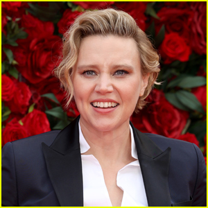 Kate McKinnon Reveals Geographic Tongue Diagnosis 