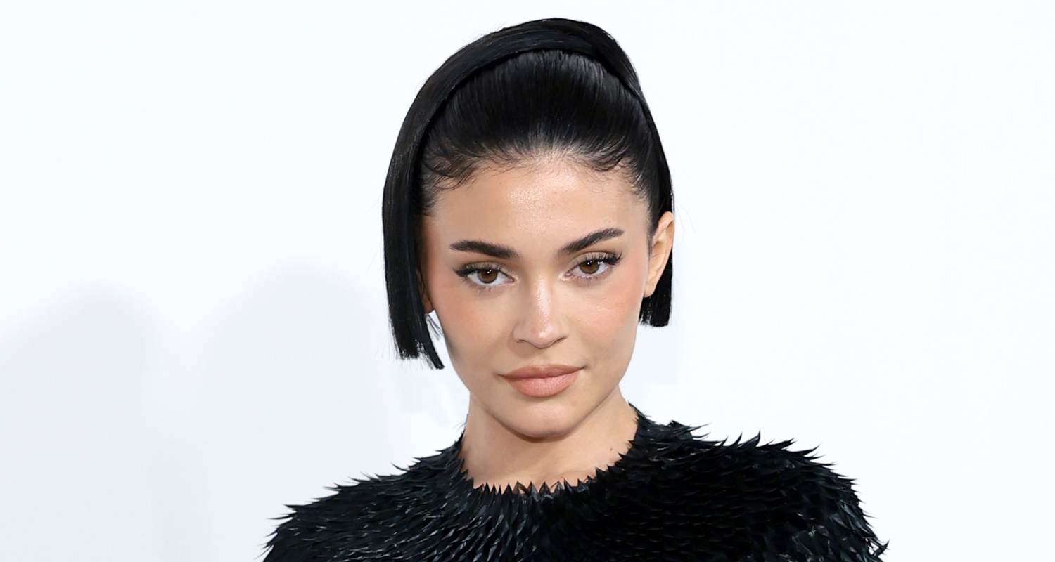 Kylie Jenner Recreates Her Viral ‘Rise & Shine’ Moment With Son Aire