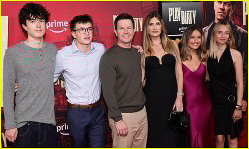 Mark Wahlberg Gets Support from Wife Rhea Durham & All Four Kids at ‘Play Dirty’ Premiere Mark Wahlberg Gets Support from Wife Rhea Durham & All Four Kids at ‘Play Dirty’ Premiere