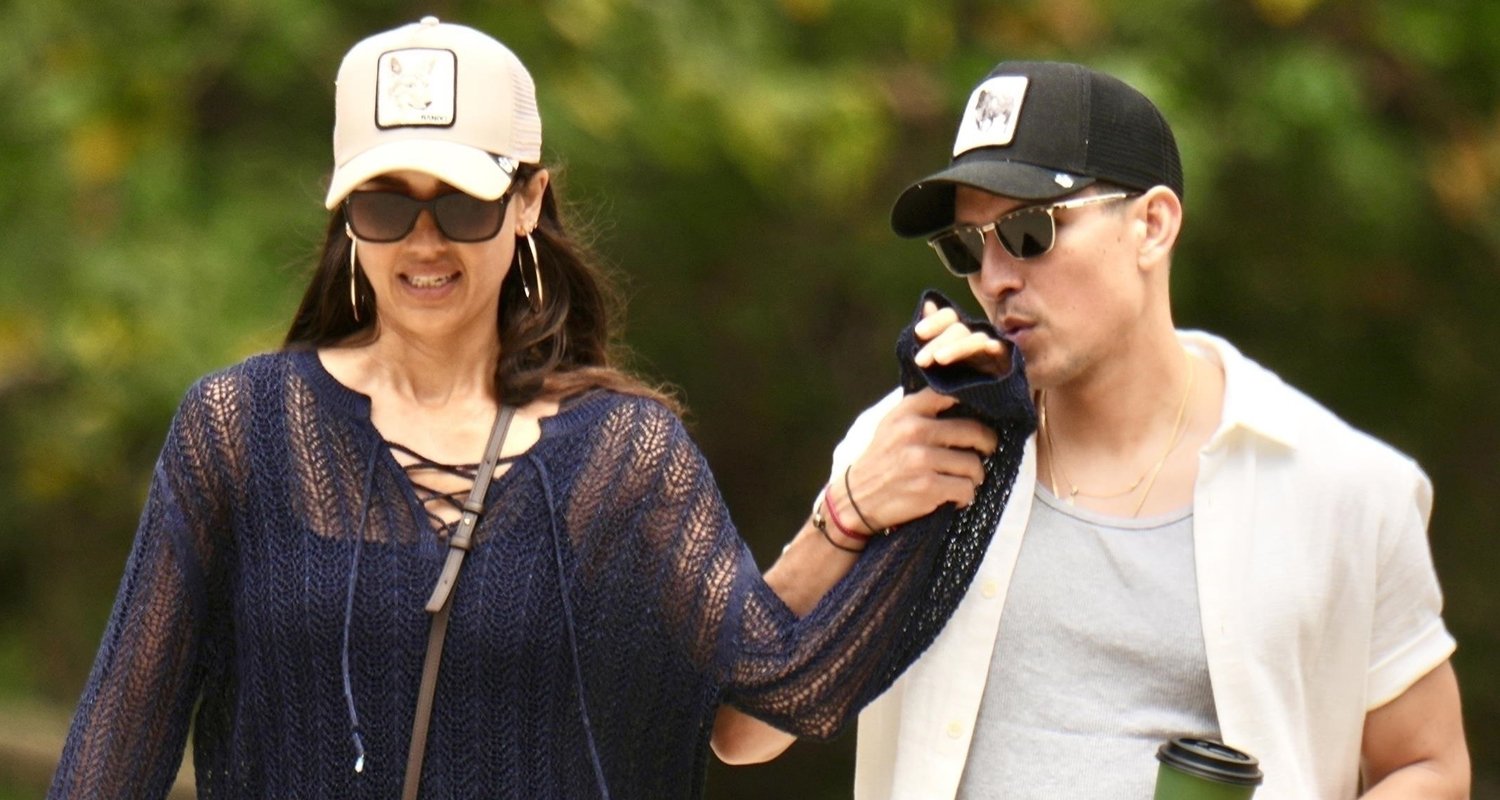 Danny Ramírez besa dulcemente la mano de su novia Jessica Alba durante el día en Australia | Danny Ramírez, Jessica Alba | Noticias y rumores de celebridades | Entretenimiento, fotos y vídeos Danny Ramírez besa dulcemente la mano de su novia Jessica Alba durante el día en Australia | Danny Ramírez, Jessica Alba | Noticias y rumores de celebridades | Entretenimiento, fotos y vídeos