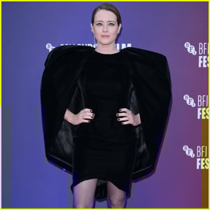 Claire Foy Makes Dramatic Arrival at ‘H is for Hawk’ Premiere in Giant Shoulder Pads Claire Foy Makes Dramatic Arrival at ‘H is for Hawk’ Premiere in Giant Shoulder Pads