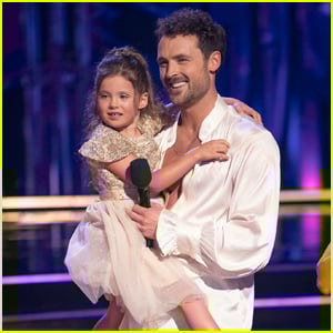 Dylan Efron Dances with Little Sister Olivia, 5, on ‘DWTS,’ Lands Highest Score of the Night with Stunning Dance – Watch Now! Dylan Efron Dances with Little Sister Olivia, 5, on ‘DWTS,’ Lands Highest Score of the Night with Stunning Dance – Watch Now!