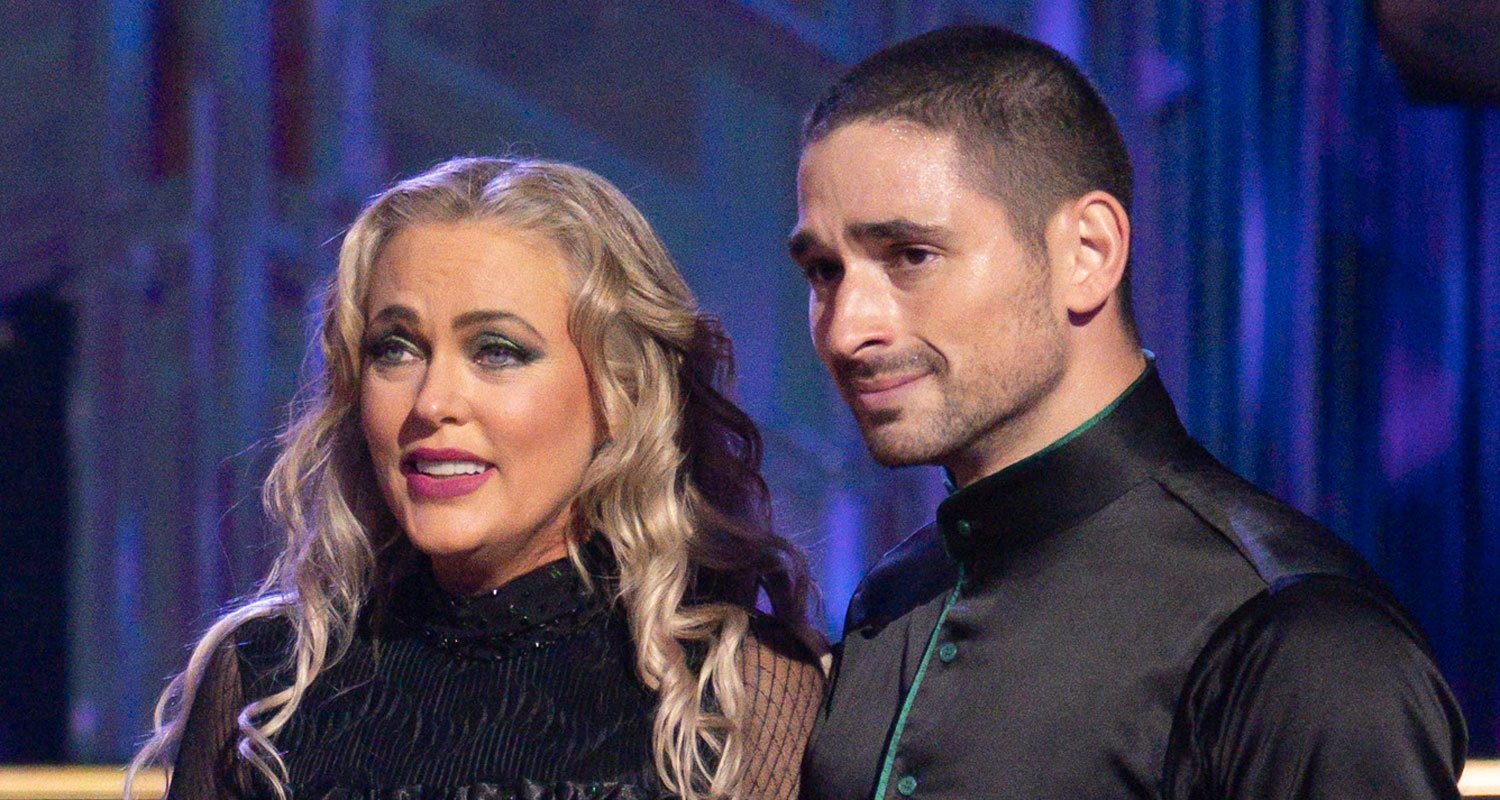 Actualización de Elaine Hendrix: La actriz revela su lesión en ‘Dancing With the Stars’, el médico la autoriza a seguir compitiendo | Alan Bersten, Bailando con las estrellas, Elaine Hendrix | Noticias y rumores de celebridades | Entretenimiento, fotos y vídeos Actualización de Elaine Hendrix: La actriz revela su lesión en ‘Dancing With the Stars’, el médico la autoriza a seguir compitiendo | Alan Bersten, Bailando con las estrellas, Elaine Hendrix | Noticias y rumores de celebridades | Entretenimiento, fotos y vídeos