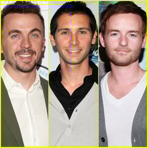 Frankie Muniz Reunites with ‘Brothers’ Justin Berfield & Christopher Masterson on ‘Malcolm in the Middle’ Revival Set Frankie Muniz Reunites with ‘Brothers’ Justin Berfield & Christopher Masterson on ‘Malcolm in the Middle’ Revival Set