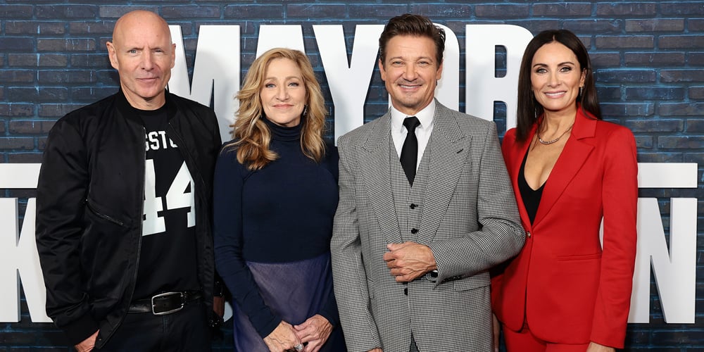 Jeremy Renner, Edie Falco, Laura Benanti 등이 ‘The Mayor of Kingstown’ 시즌 4 시사회를 위해 뉴욕에 도착 | Edie Falco, Hugh Dillon, Jeremy Renner, Laura Benanti, Kingstown 시장, Paramount Plus, Television | 유명인 뉴스 및 가십 | 엔터테인먼트, 사진 및 비디오