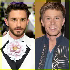 Jonathan Bailey Sends Robert Irwin Flowers Following ‘Wicked’ Performance on ‘Dancing with the Stars’ Jonathan Bailey Sends Robert Irwin Flowers Following ‘Wicked’ Performance on ‘Dancing with the Stars’