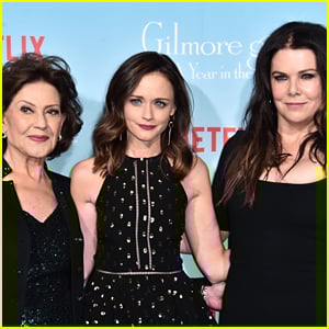 Lauren Graham, Kelly Bishop & More Talk Possibility of New ‘Gilmore Girls’ Movie Lauren Graham, Kelly Bishop & More Talk Possibility of New ‘Gilmore Girls’ Movie